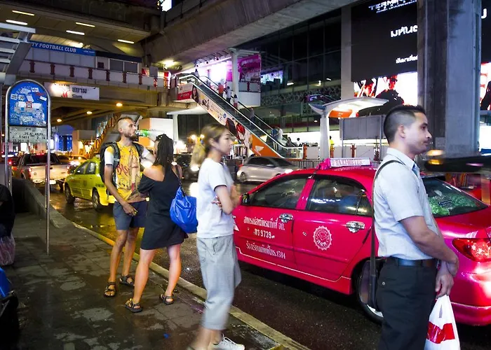 8 Sukhumvit Soi 8 旅馆 曼谷